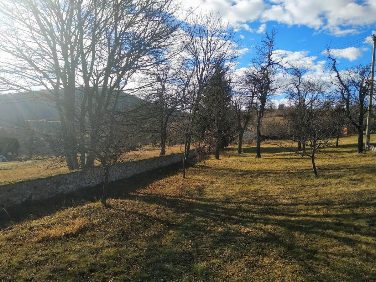 Srdica Kuca Villa Trnava  ภายนอก รูปภาพ