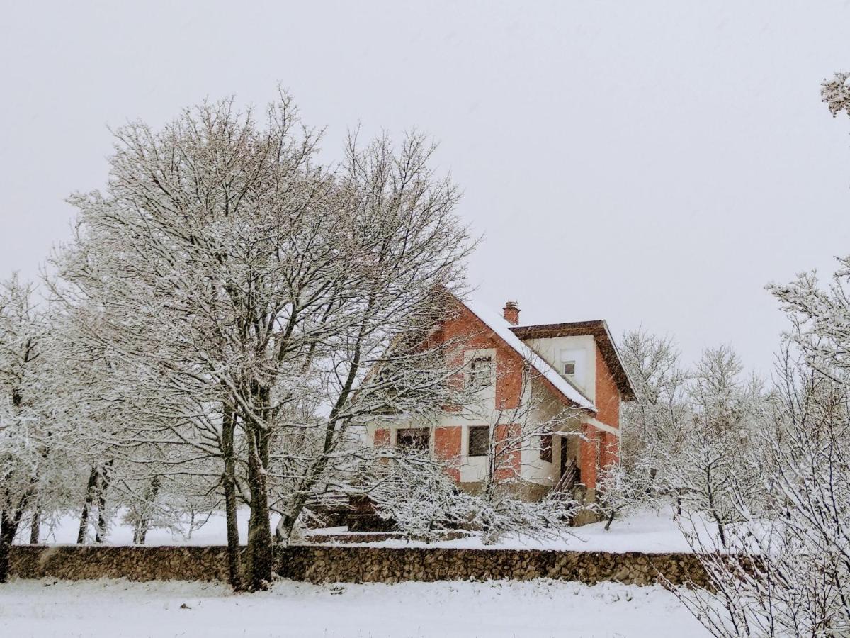 Srdica Kuca Villa Trnava  ภายนอก รูปภาพ