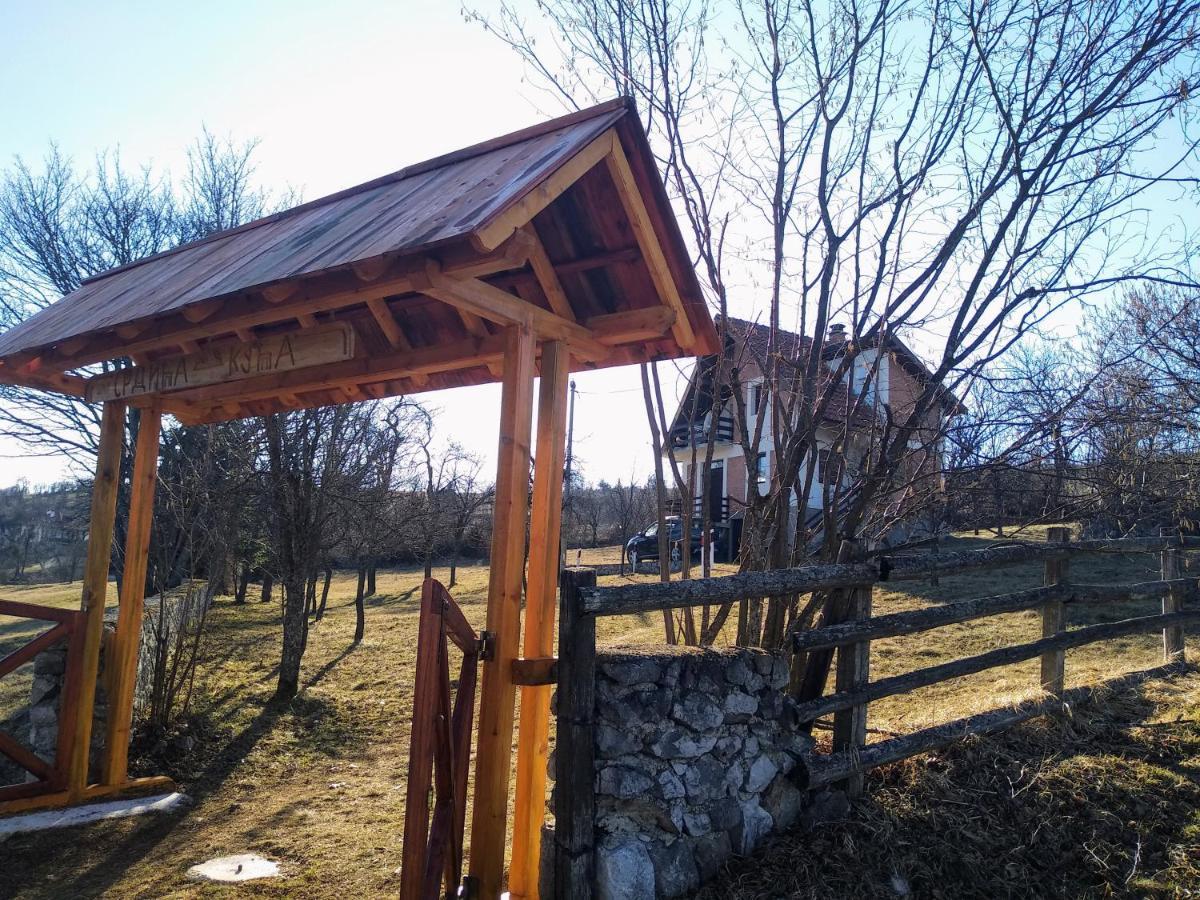 Srdica Kuca Villa Trnava  ภายนอก รูปภาพ